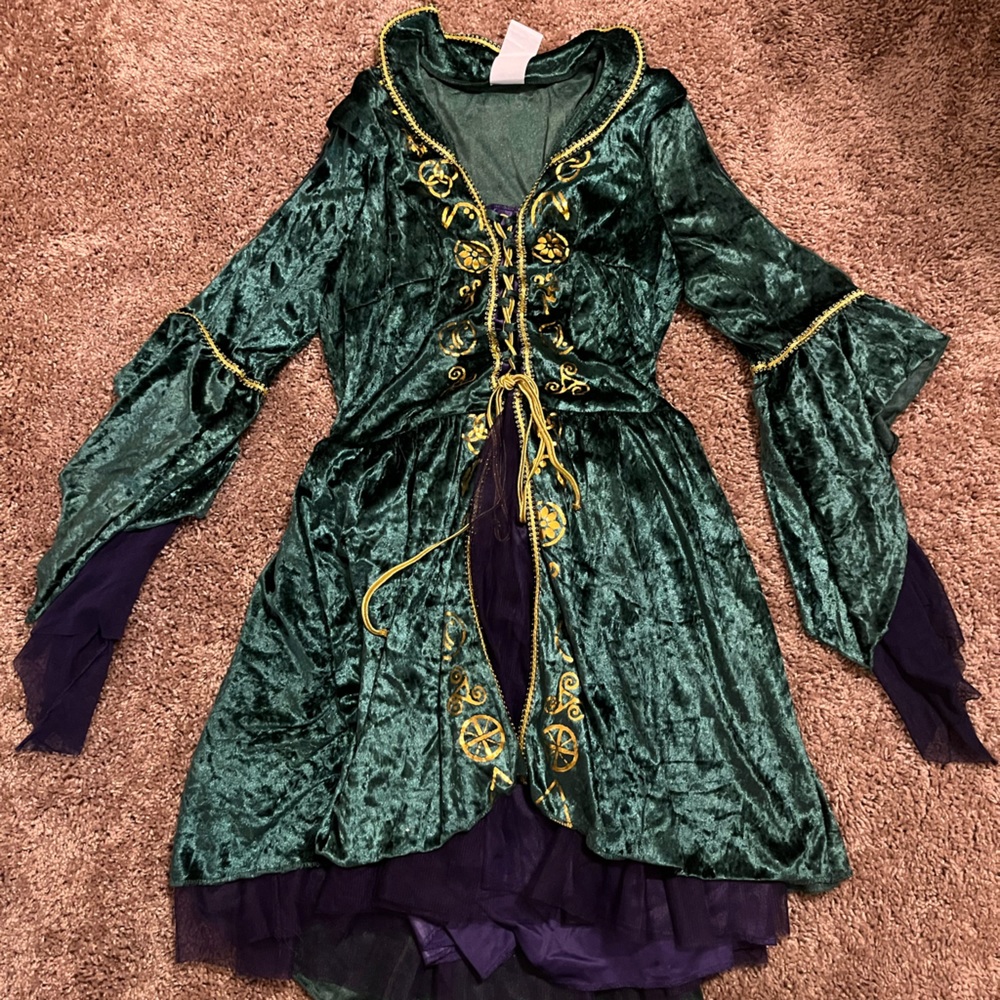 Winnifred Sanderson costume